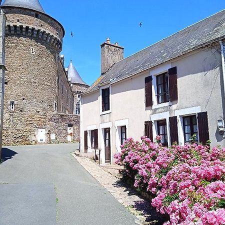 Charming Detached 2 Bedroom Ancient House In Medieval Quarter Of A Small Town In The Pays De La Loire, France Sille-le-Guillaume Экстерьер фото